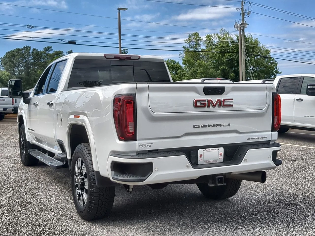 Used 2022 Summit White GMC Denali image 6