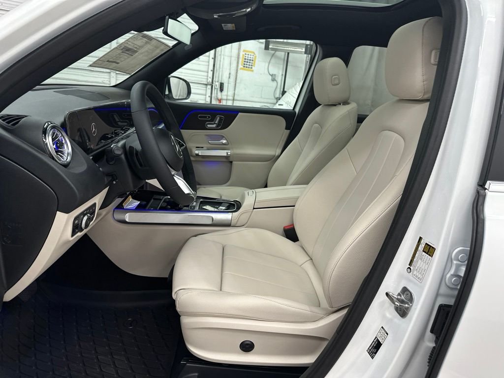 New 2026 Polar White Mercedes-Benz GLB 250 image 21