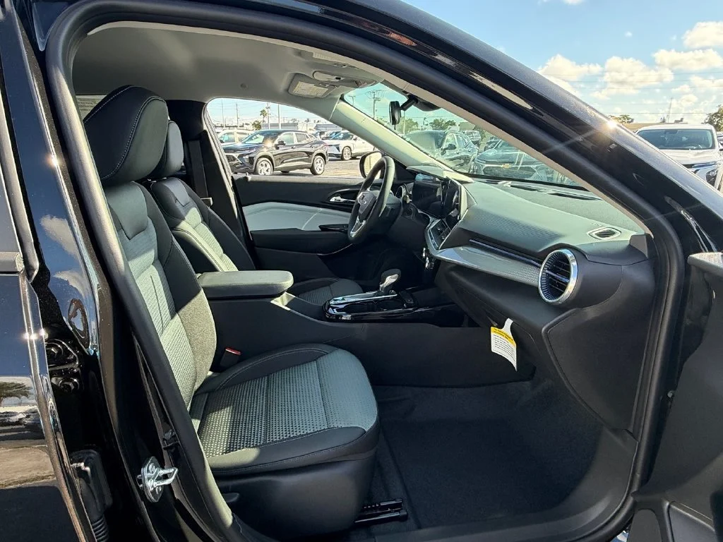 New 2026 Mosaic Black Metallic Chevrolet LT image 15