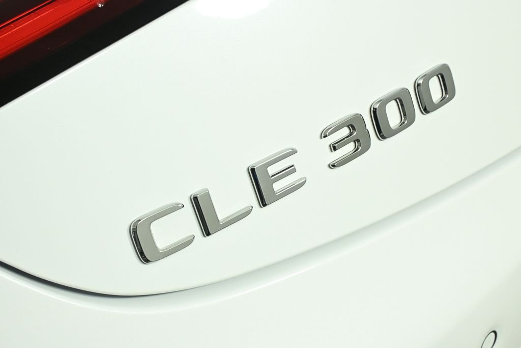New 2026 MANUFAKTUR Moonlight White Metallic Mercedes-Benz CLE 300 image 24