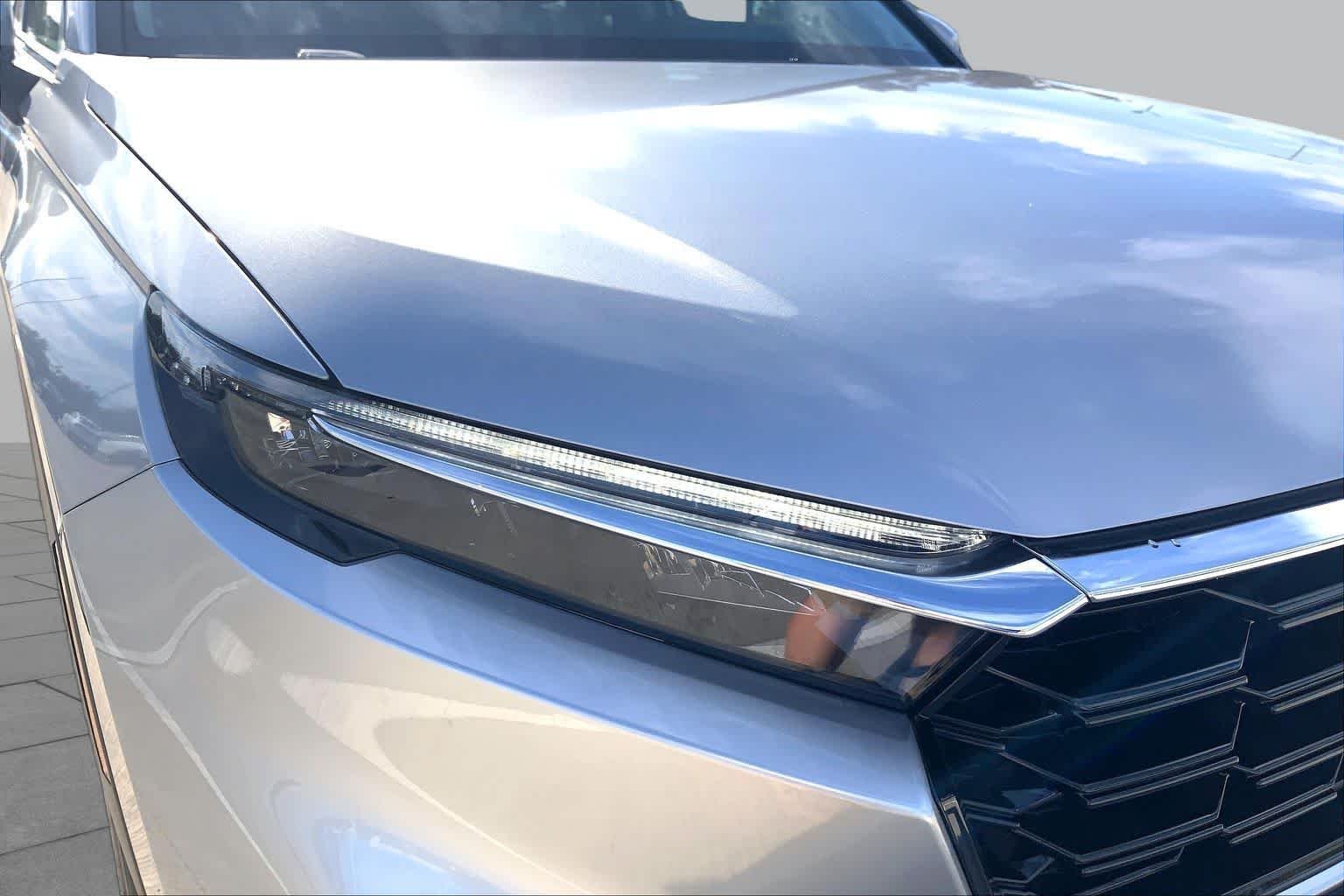 Used 2025 Solar Silver Metallic Honda EX-L image 27