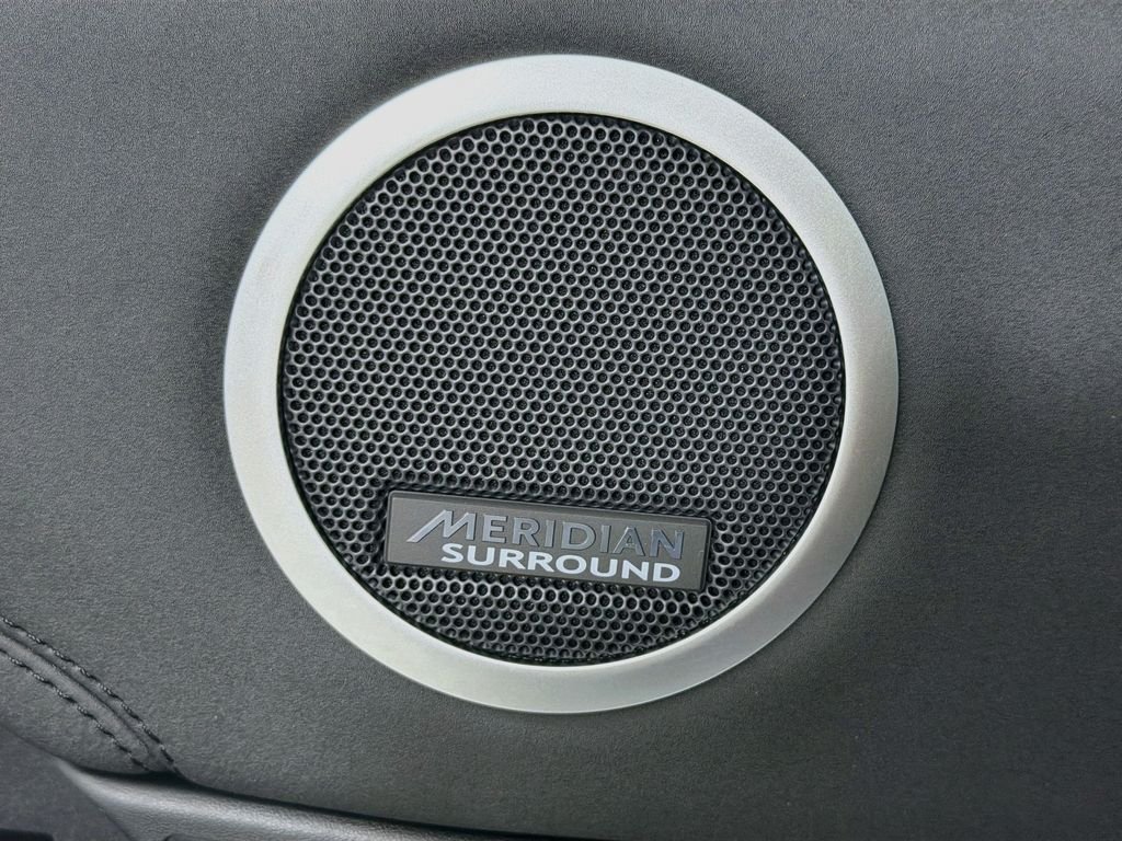 New 2026 Fuji White Land Rover S image 19