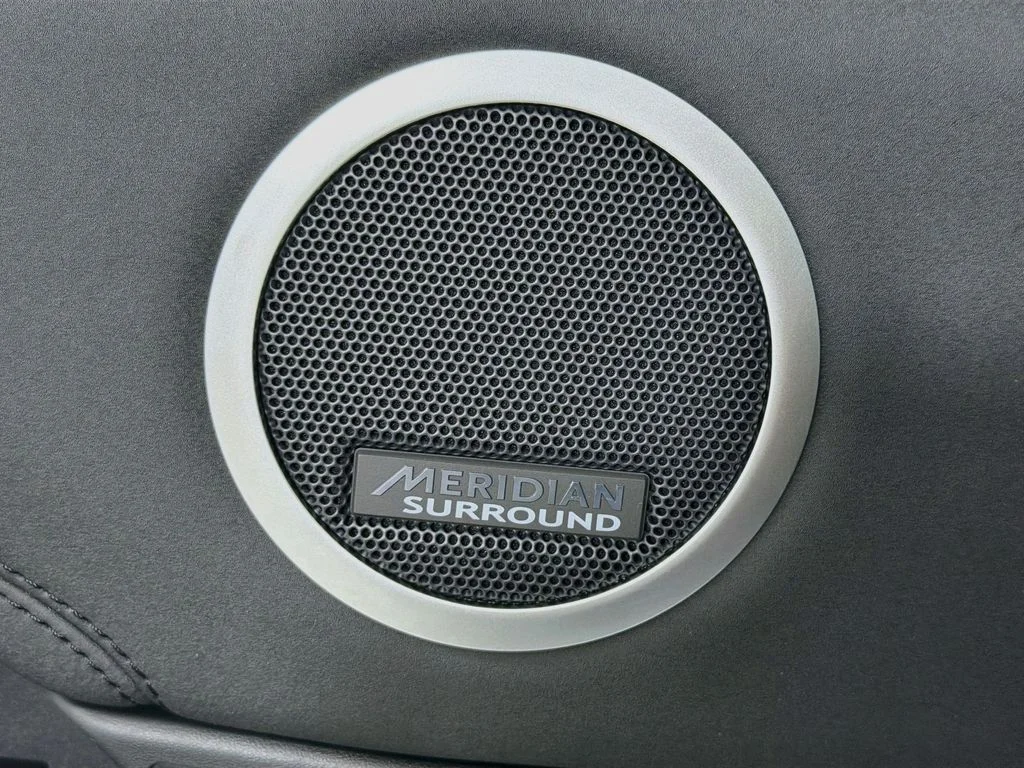 New 2026 Fuji White Land Rover S image 19