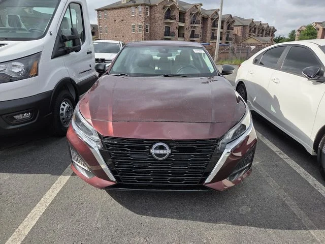 Used 2024 Red Nissan 2.5 SV image 2