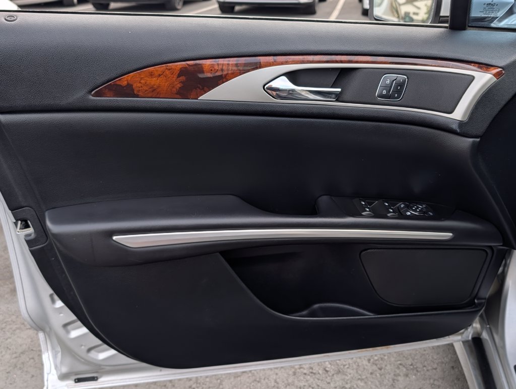 2016 Lincoln MKZ Hybrid - Photo 15
