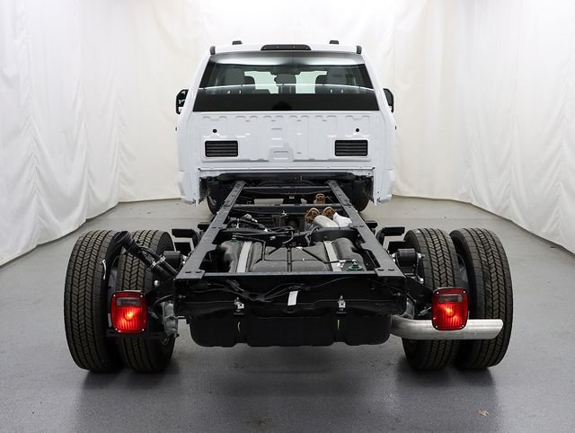 New 2026 Oxford White Ford F-450® XL image 6