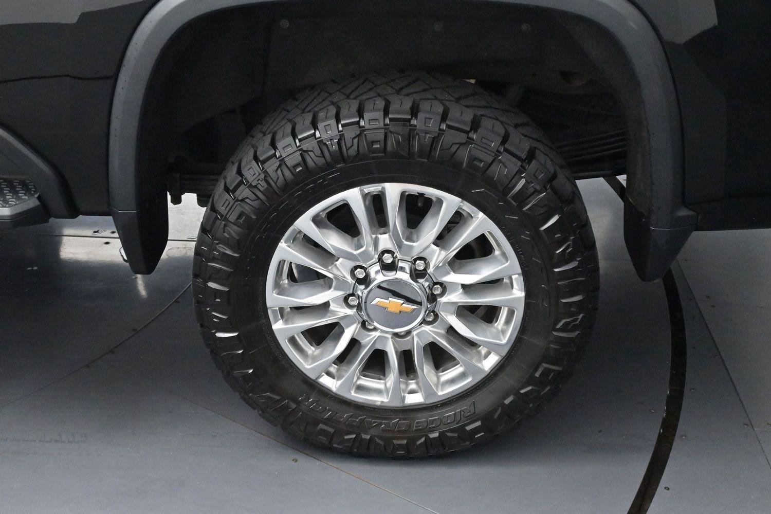 Used 2023 BLACK Chevrolet High Country image 33