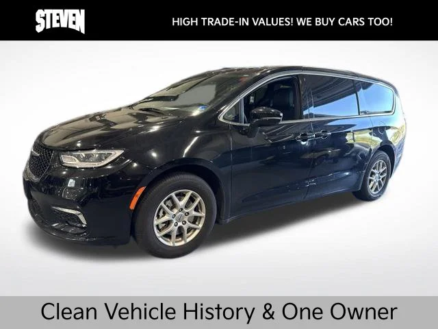 Used 2025 Black Chrysler Select image 3