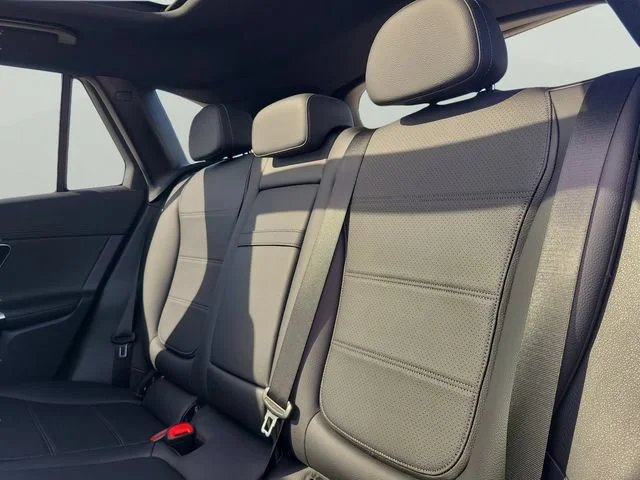 Used 2023 Gray Mercedes-Benz GLC 300 image 17
