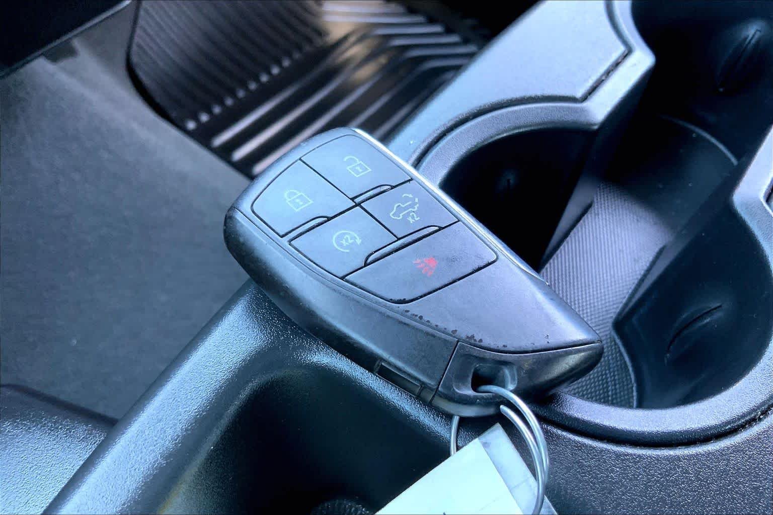 Used 2022 Summit White Chevrolet Custom image 15