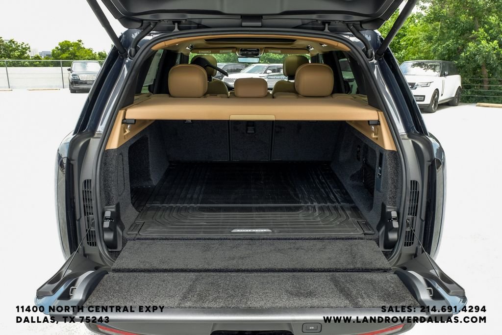New 2026 Varesine Blue Metallic Land Rover SE image 57