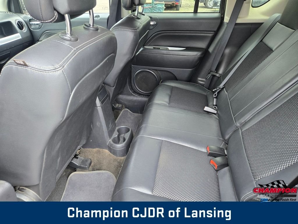 Used 2014 Granite Crystal Metallic Clearcoat Jeep Latitude image 15