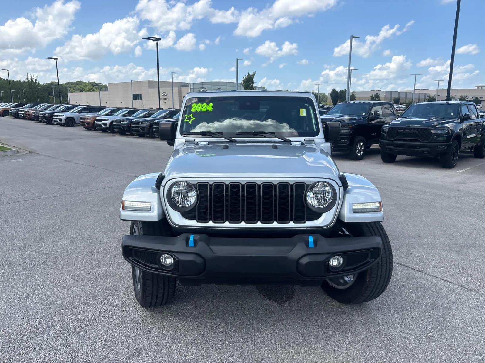 Used 2024 Silver Zynith Clearcoat Jeep Sport S image 4