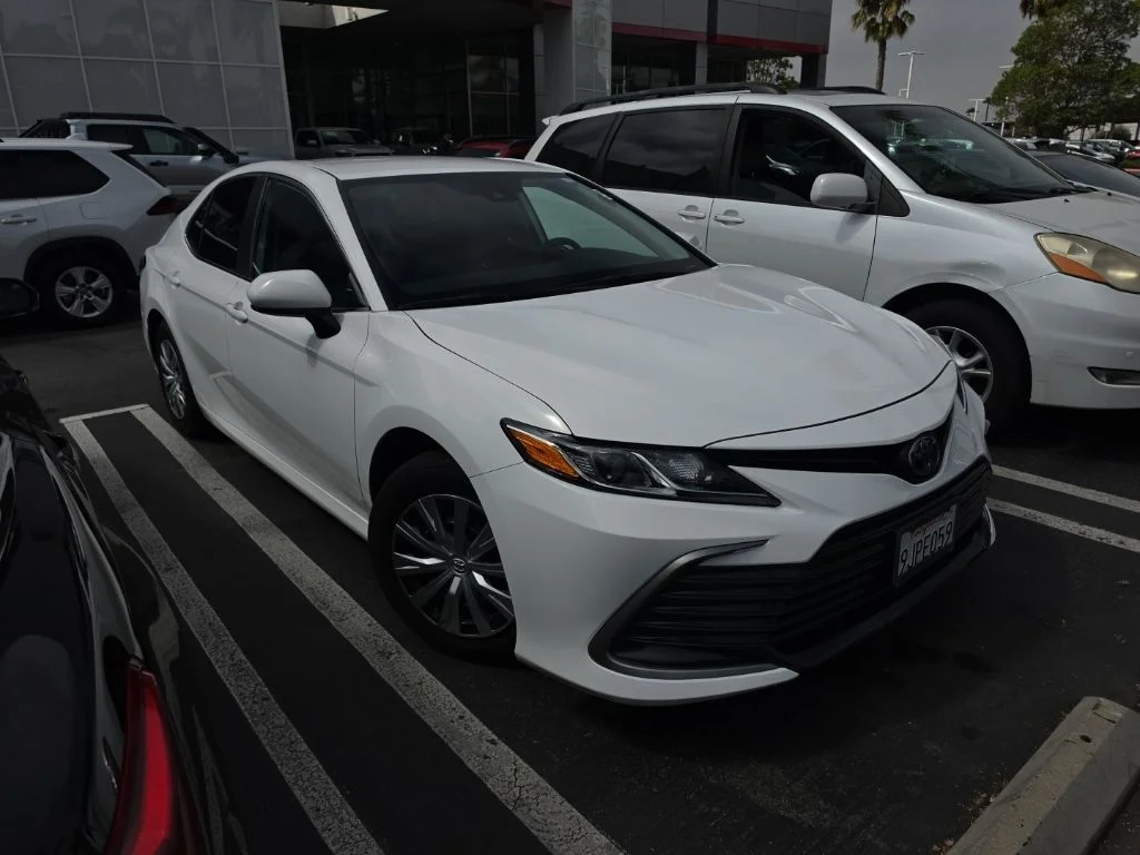 Used 2023 White Toyota LE image 3