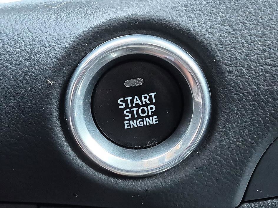 Used 2022 Snowflake White Pearl Mica Mazda 2.5 S Premium Package image 26