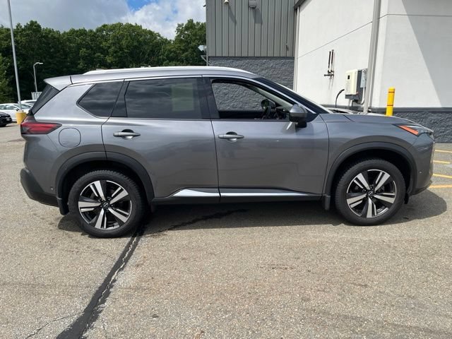 Used 2023 Gun Metallic Nissan SL image 2