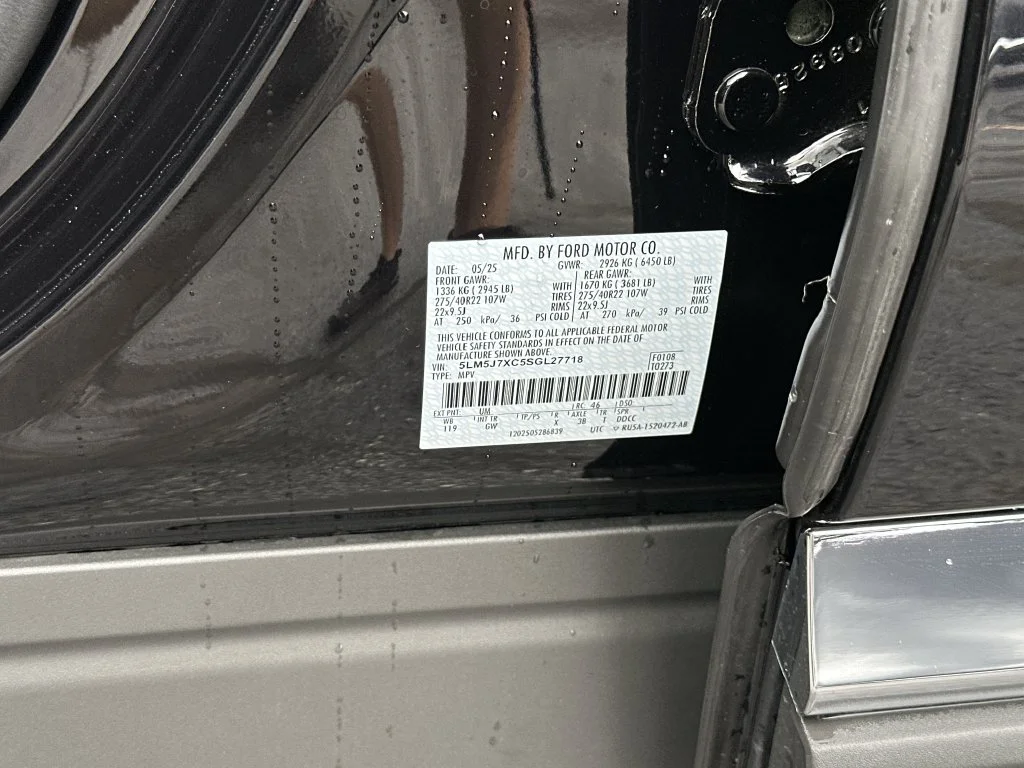 Certified Used 2025 Black Lincoln Reserve image 30
