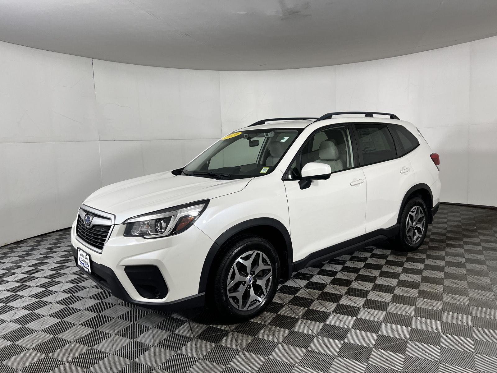 Used 2019 Crystal White Pearl Subaru Premium image 19