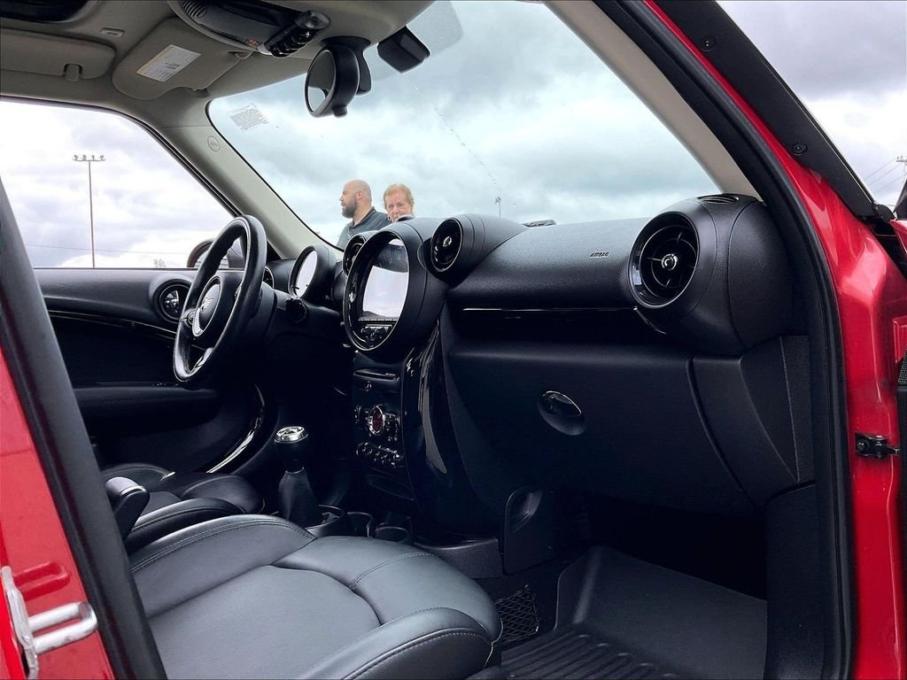 Used 2015 Red MINI Base image 14