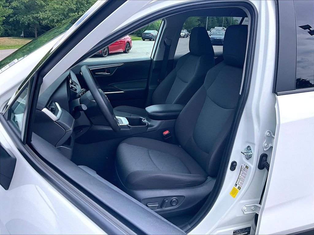 Used 2025 White Toyota XLE image 10