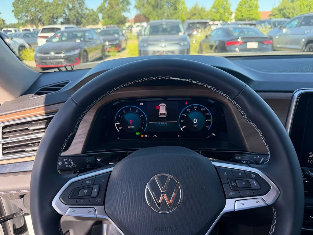 New 2026 Opal White Pearl Volkswagen 2.0T SE w/Technology image 14