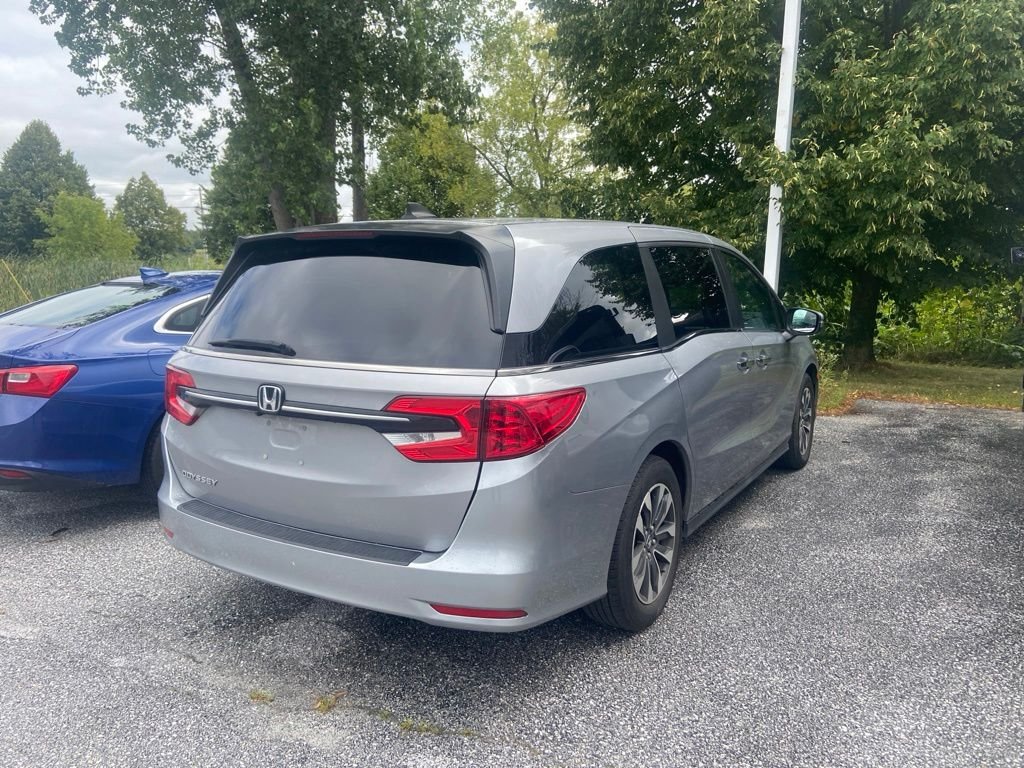 Used 2024 Silver Honda EX-L image 5
