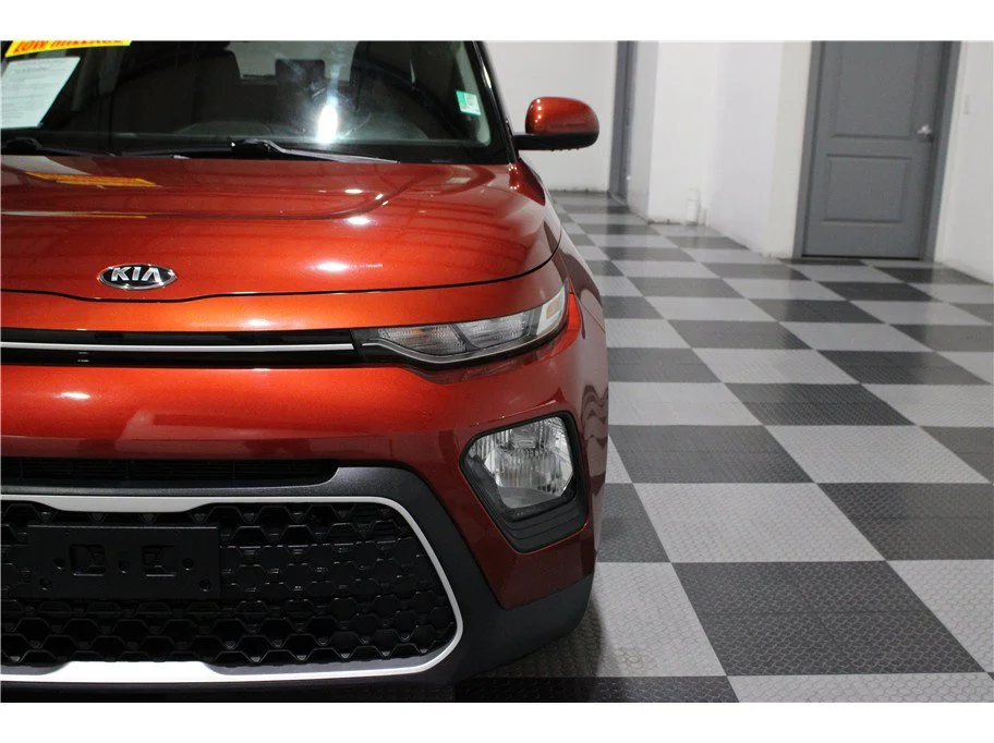 Used 2020 Mars Orange Kia LX image 8