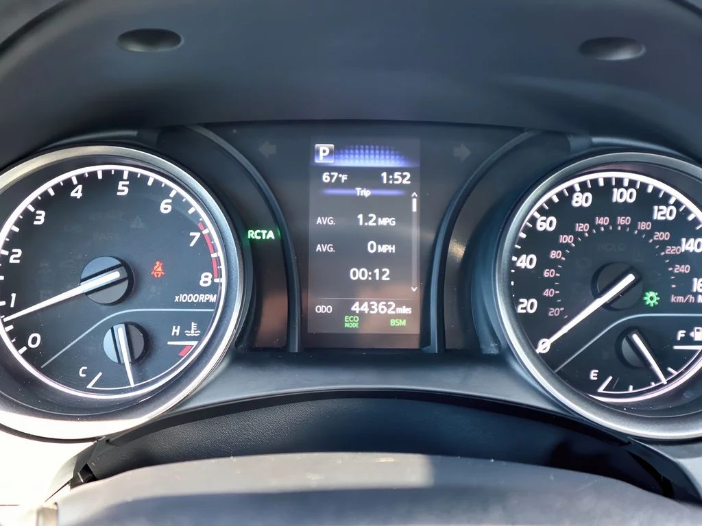 2024 Toyota Camry SE - Photo 15