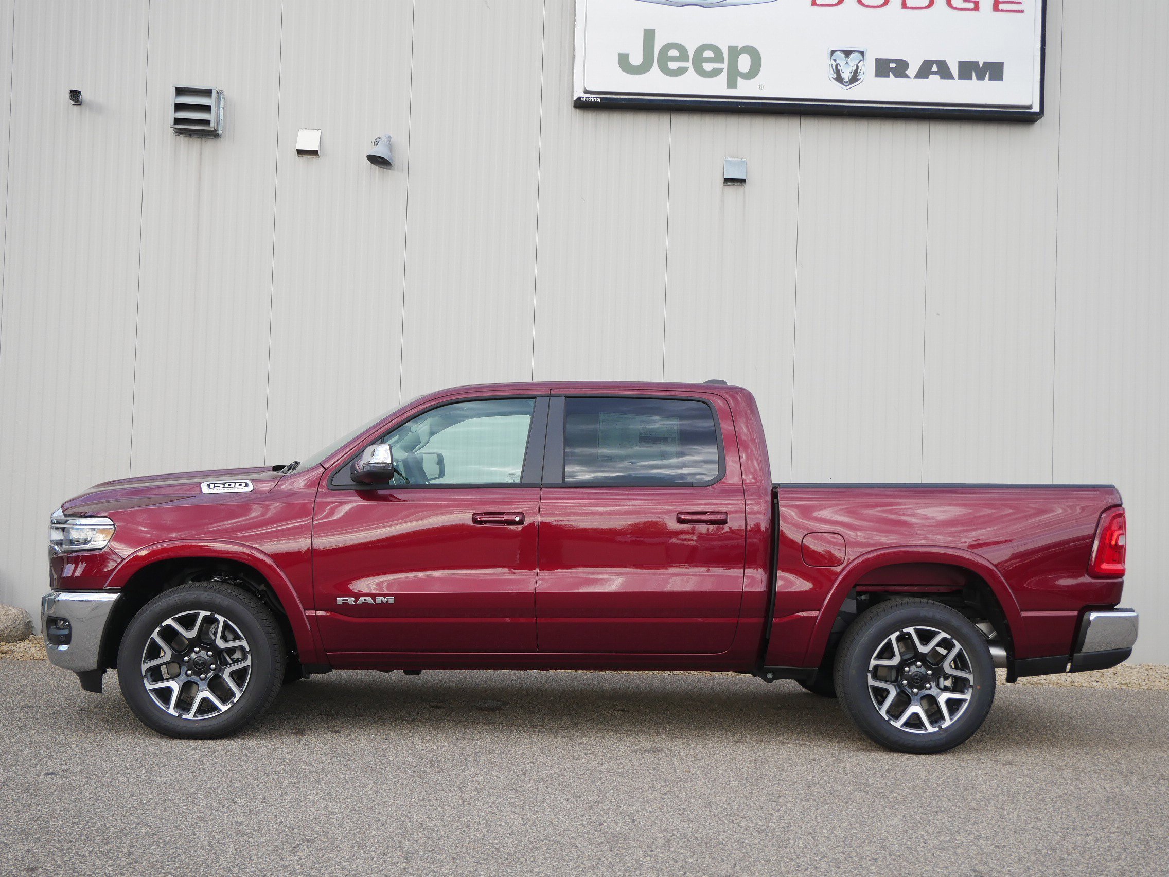 2026 Ram 1500 Laramie photo 2