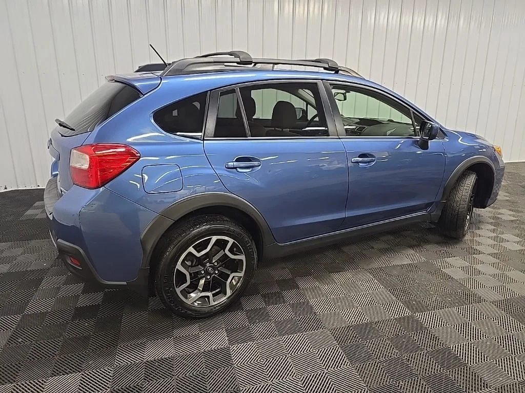Used 2016 Blue Subaru 2.0i Premium image 3
