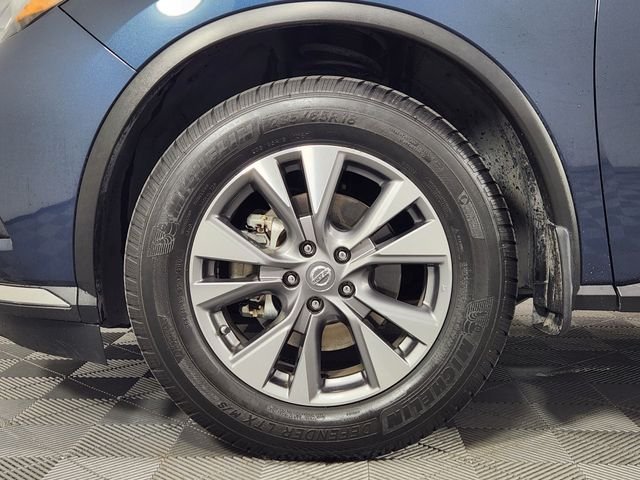 Used 2015 Blue Nissan SL image 23