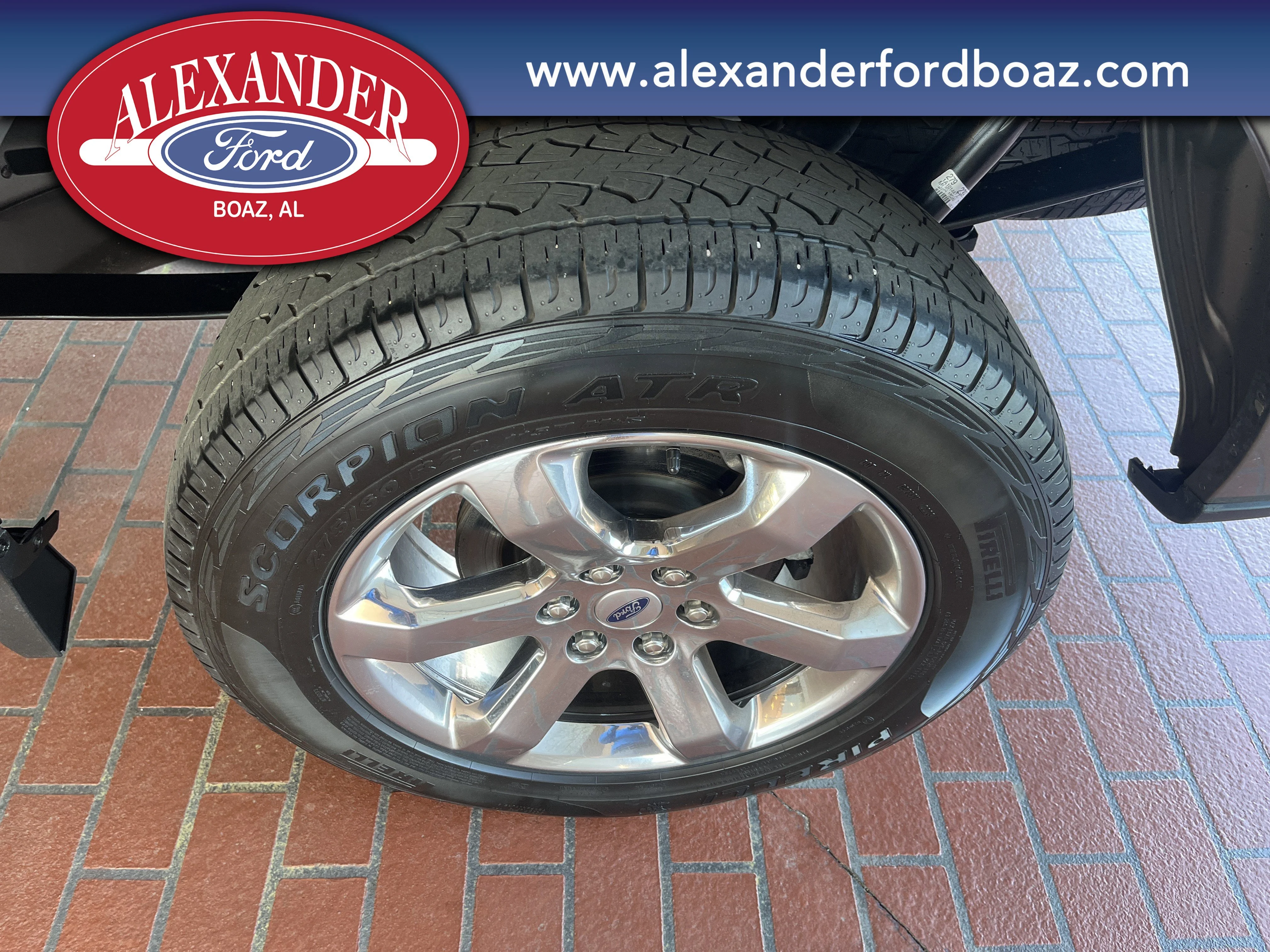 Used 2023 Gray Ford XLT image 11