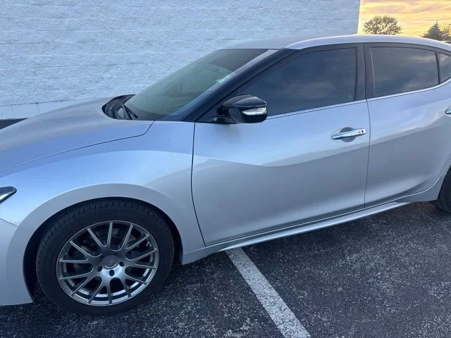 Used 2017 Silver Nissan 3.5 SV image 2