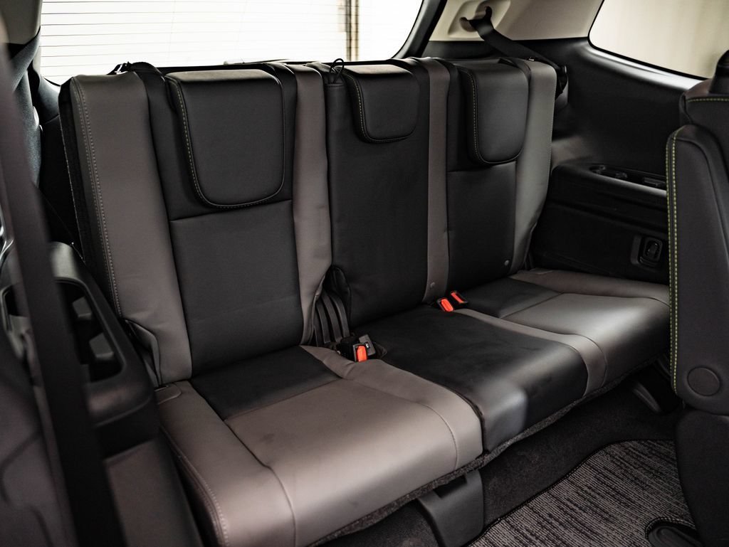 Used 2025 Ice Silver Metallic Subaru Onyx Edition image 43
