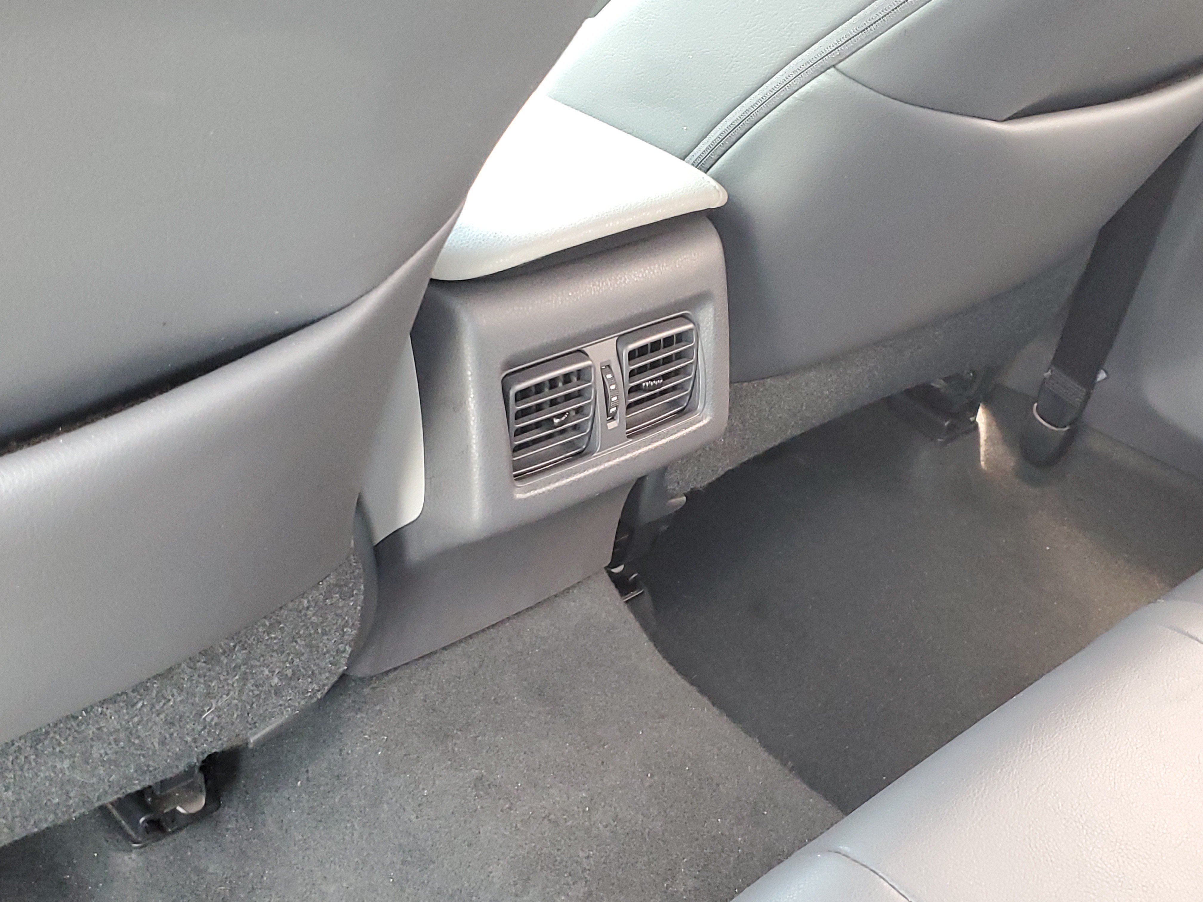 Used 2018 Midnight Black Metallic Toyota XLE image 13