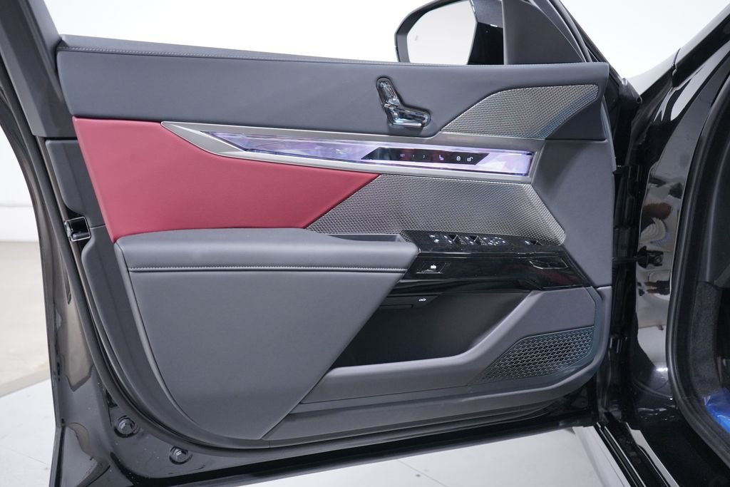 New 2026 Black Sapphire Metallic BMW 740i image 16