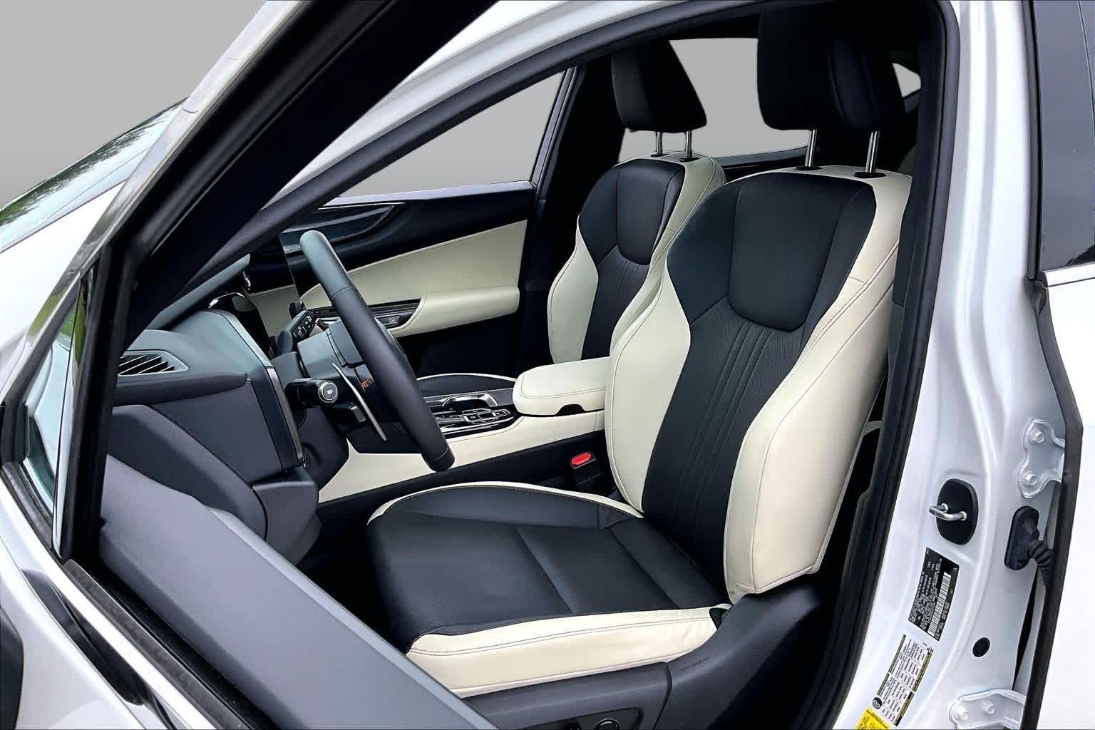 Used 2024 Eminent White Pearl Lexus Premium image 8