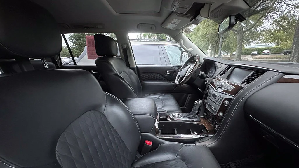 Used 2019 Black Obsidian INFINITI LUXE image 6