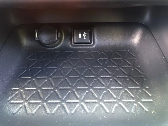 Used 2019 Silver Sky Metallic Toyota XLE image 32