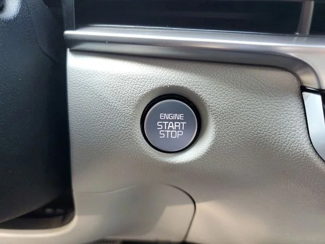 2025 Kia Sorento S - Photo 22