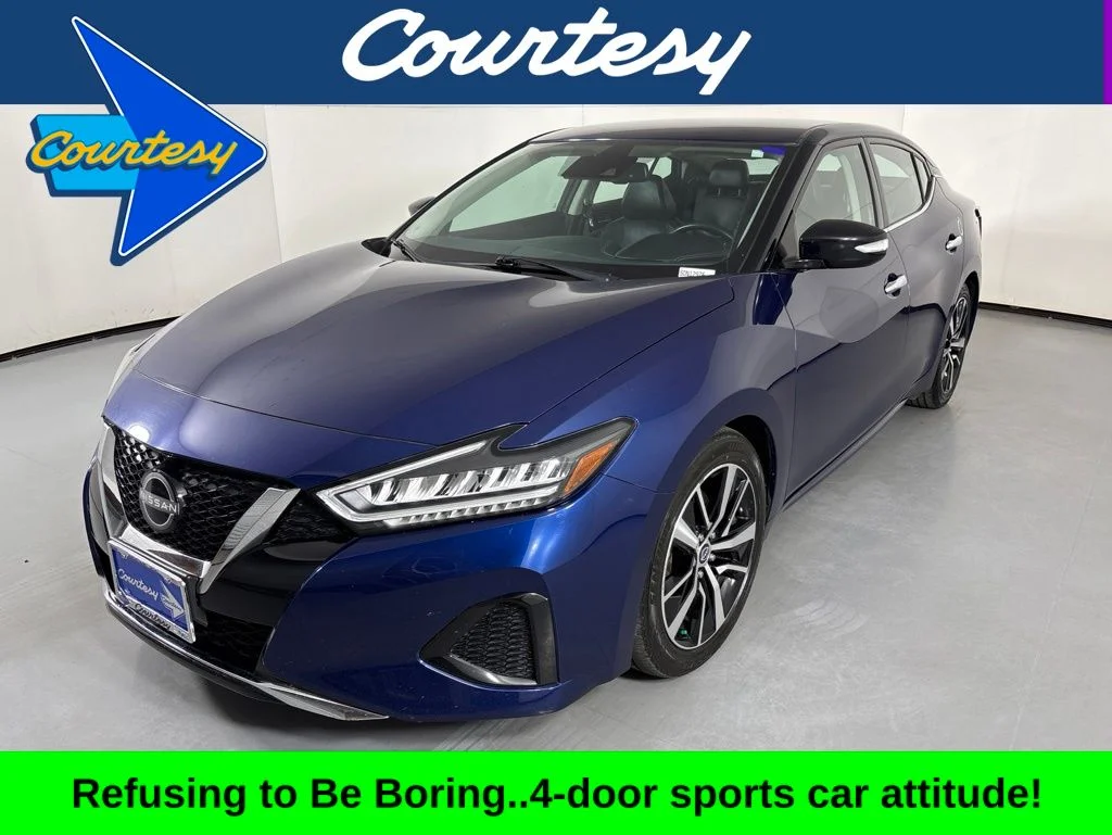 2023 Nissan Maxima SV's photo