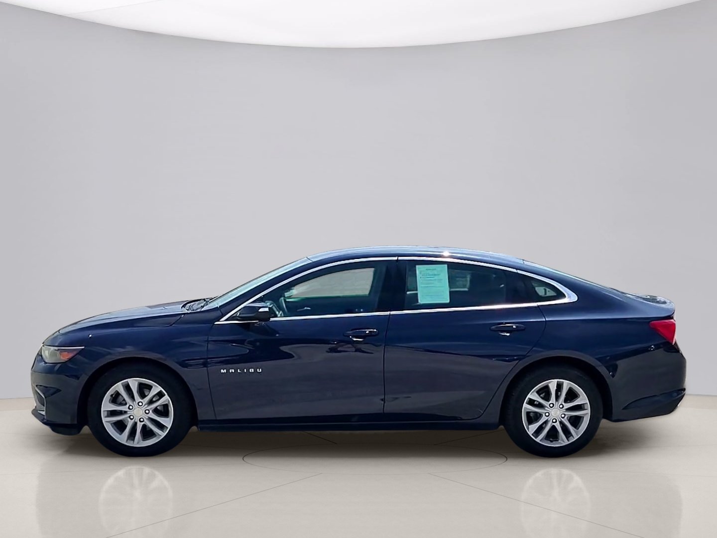 Used 2018 Blue Chevrolet LT image 2