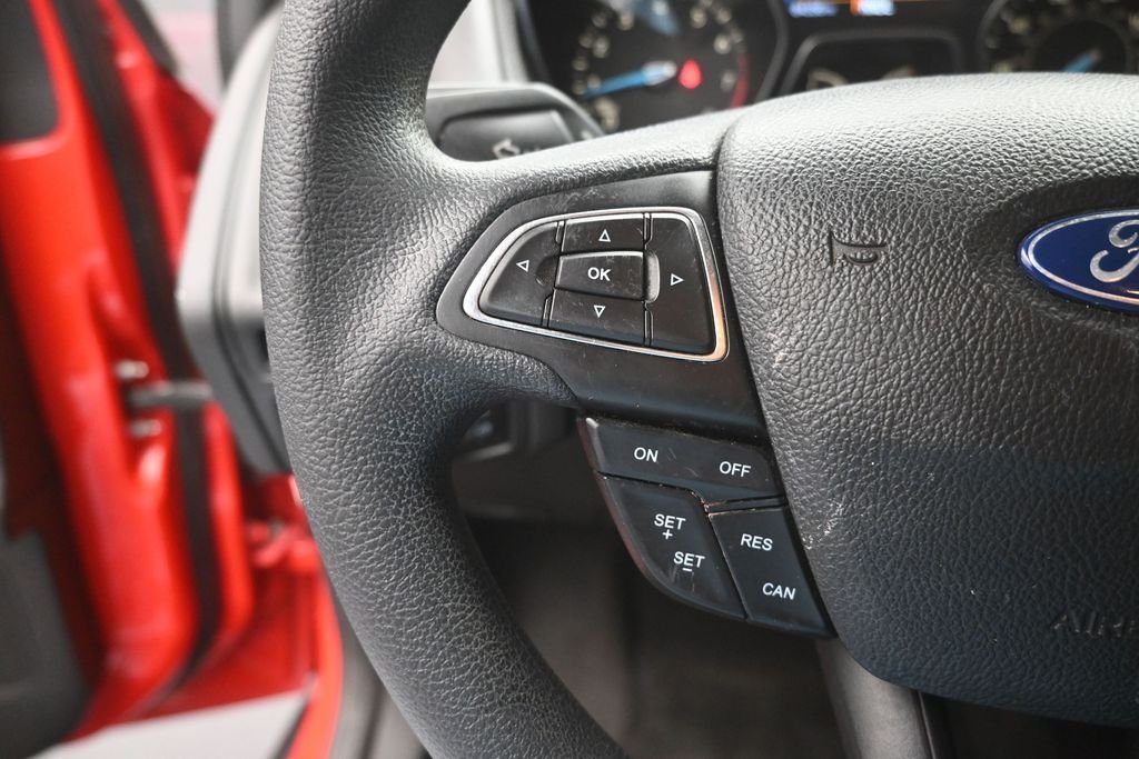 Used 2016 Red Ford SE image 26
