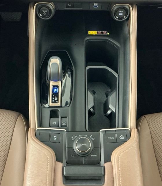 Used 2026 Silver Toyota MAX Platinum image 23