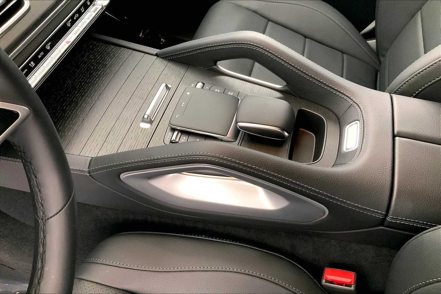 2025 Mercedes-Benz GLE GLE450E - Photo 17