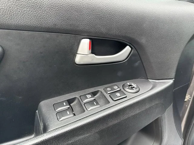 Used 2014 Mineral Silver Kia LX image 24