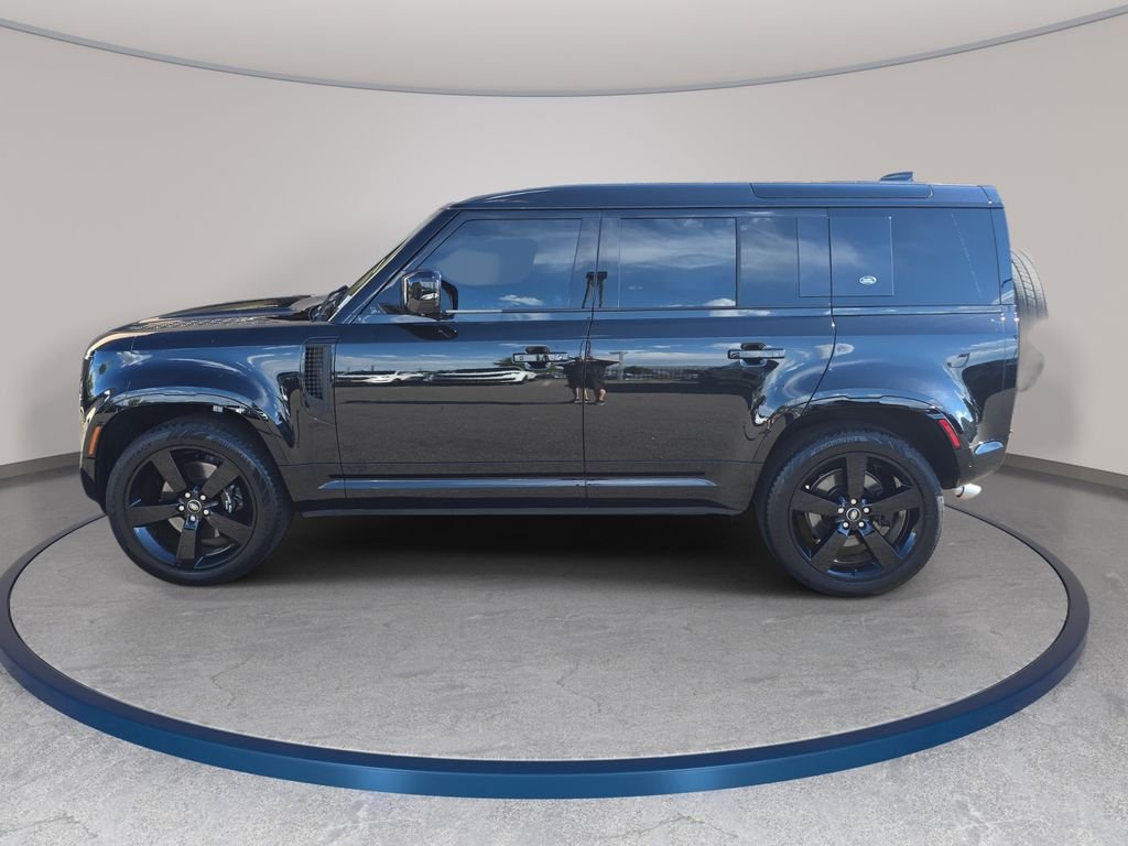 Used 2022 Black Land Rover V8 image 9