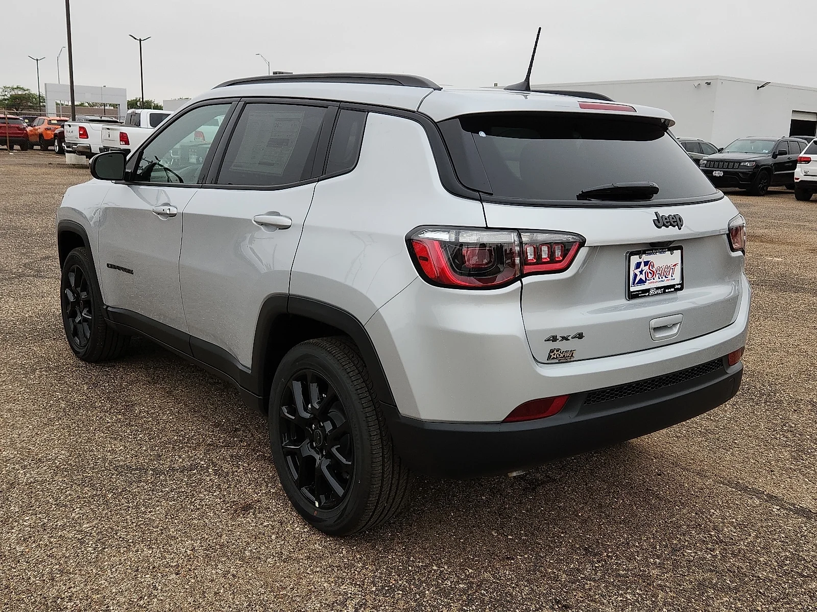 New 2026 Silver Jeep LATITUDE ALTITUDE 4X4 image 3