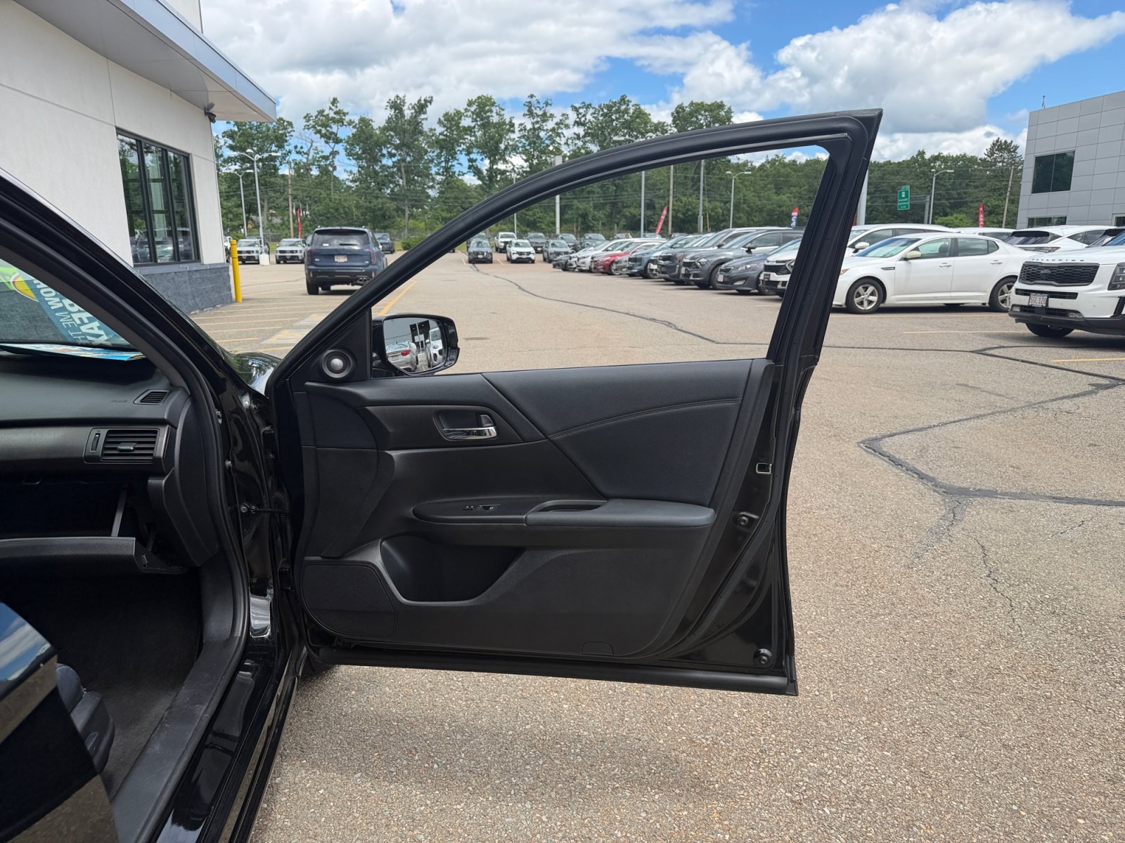 Used 2015 Black Honda EX-L image 31