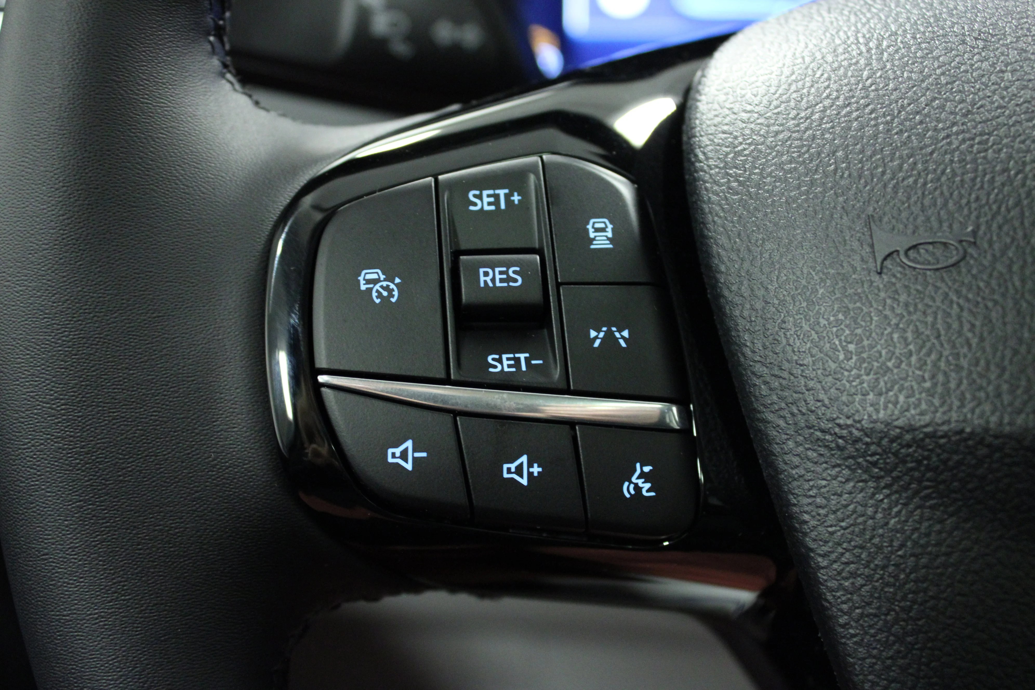 Used 2025 Star White Metallic Tri-Coat Ford PHEV image 20